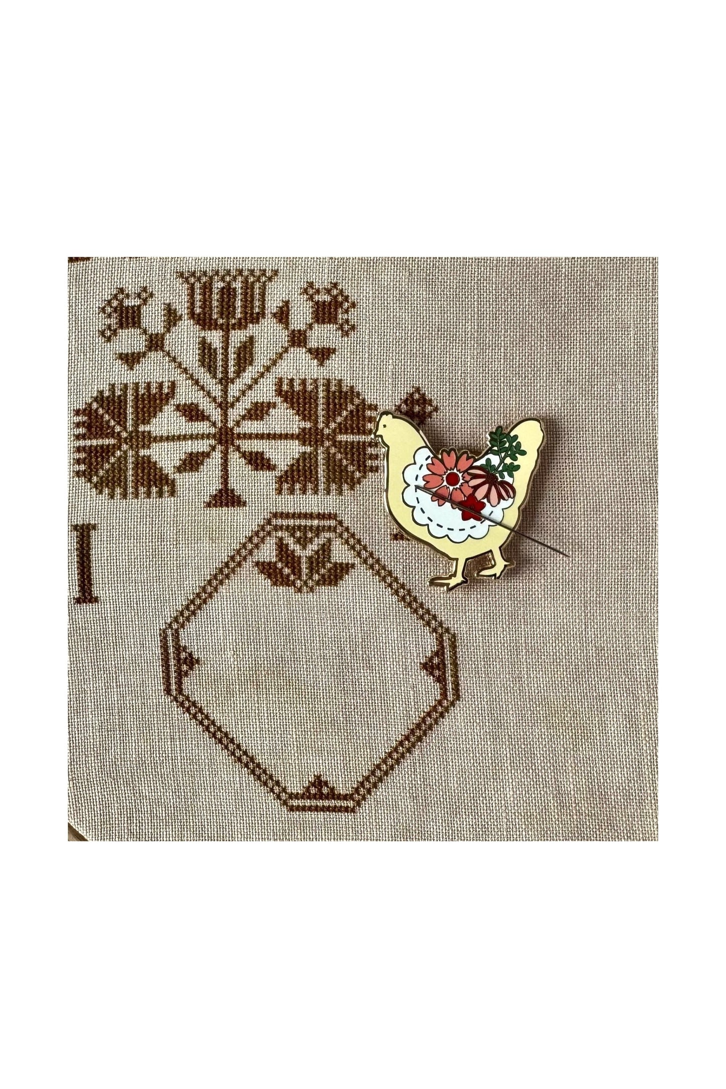 Farmhouse Floral Chicken Needle Minder ~ Flamingo Toes