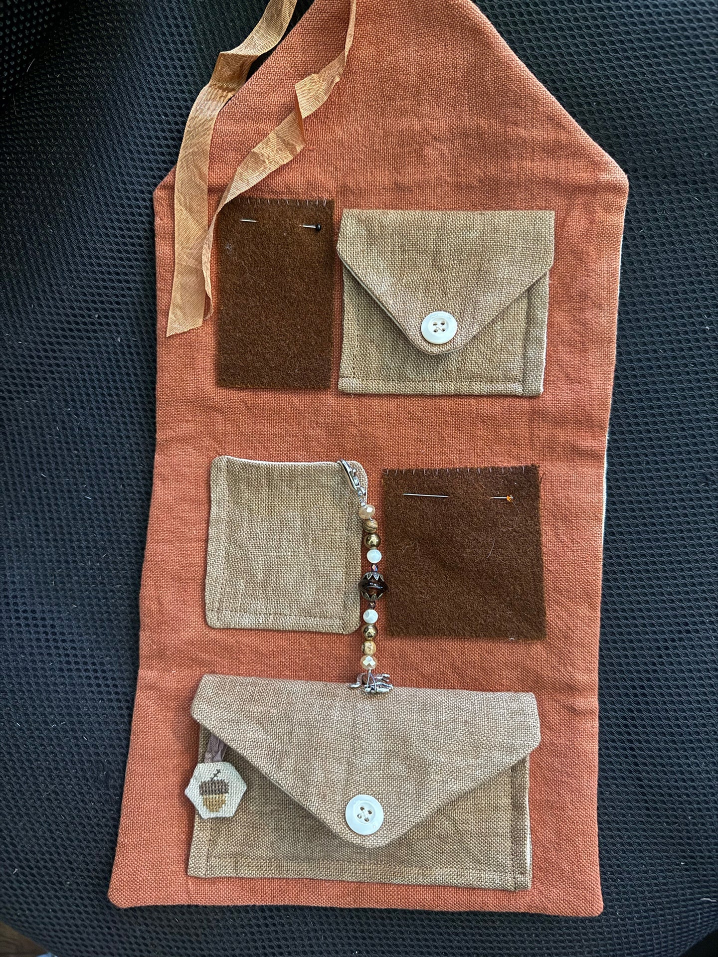 Autumnal Sewing Roll ~ Teresa Kogut ~ Cross Stitch Pattern