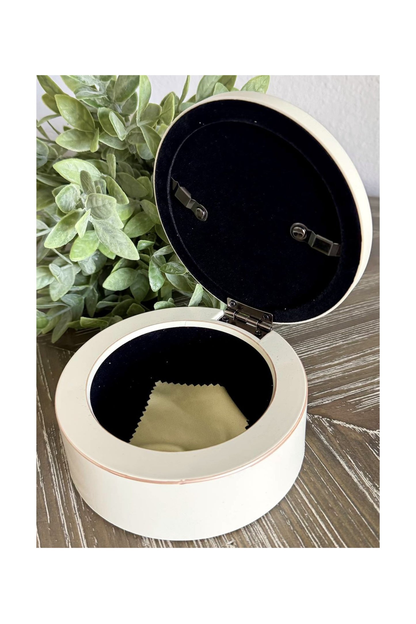 Antiqued Ivory Round Treasure Box ~ Cottage Garden