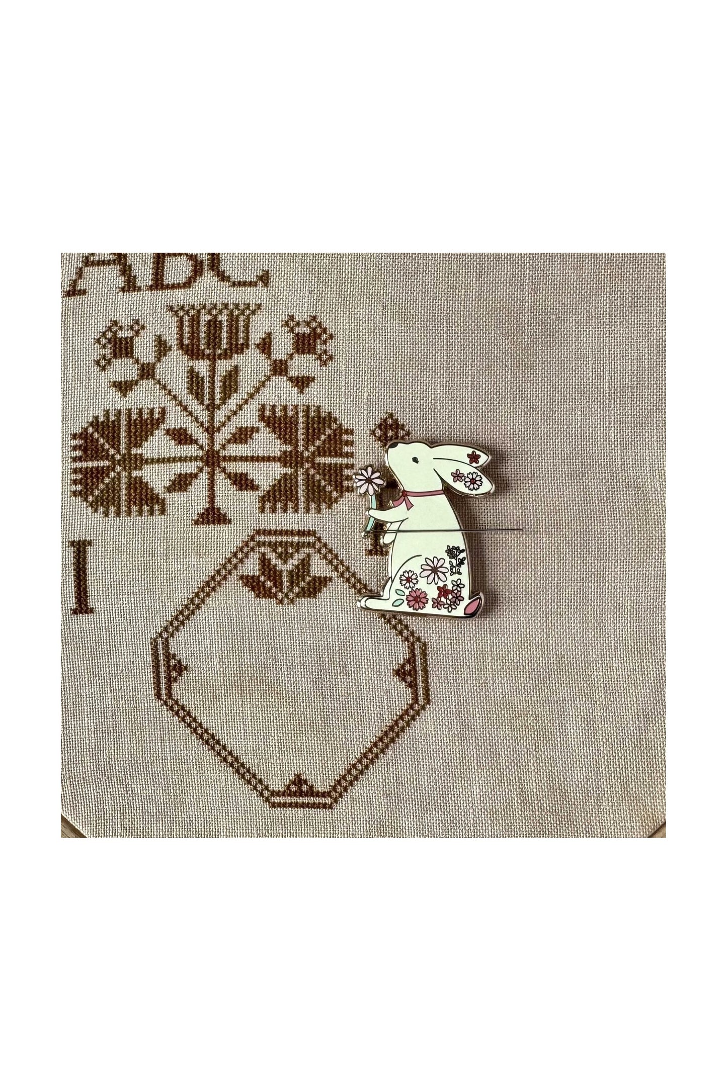 Floral Bunny Needle Minder ~ Flamingo Toes