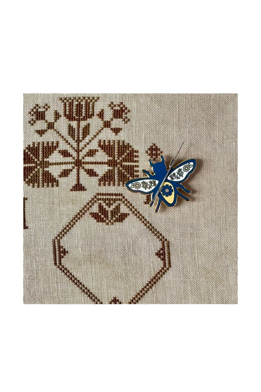 Sweet Bee Needle Minder ~ Flamingo Toes