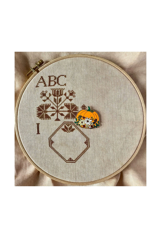 Floral Pumpkin Needle Minder ~ Flamingo Toes