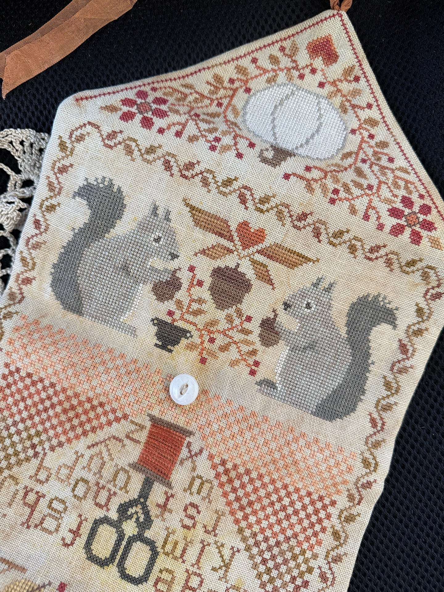 Autumnal Sewing Roll ~ Teresa Kogut ~ Cross Stitch Pattern
