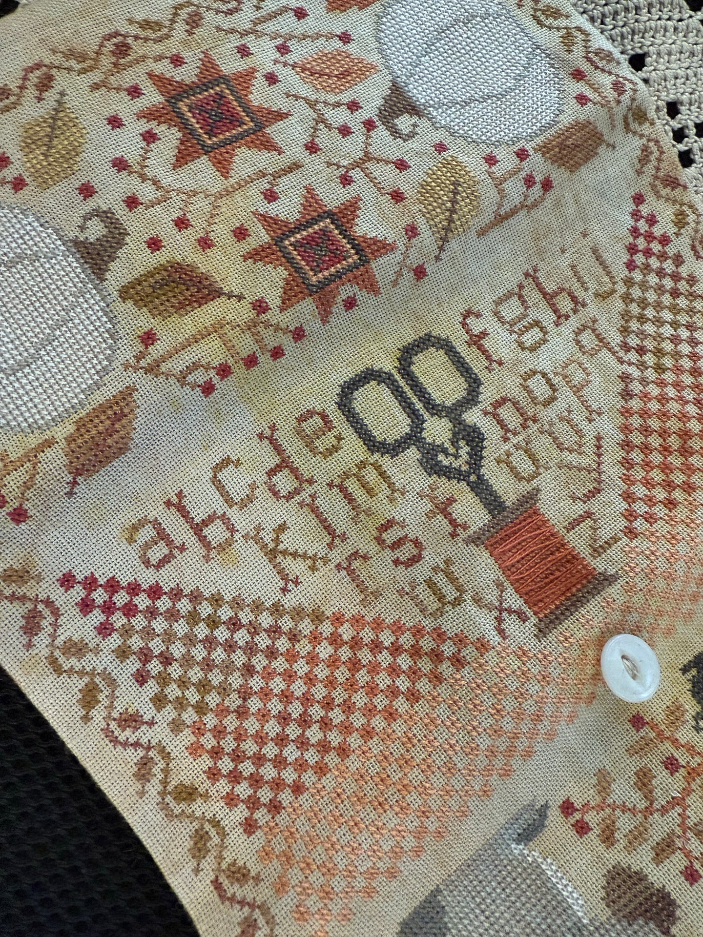 Autumnal Sewing Roll ~ Teresa Kogut ~ Cross Stitch Pattern
